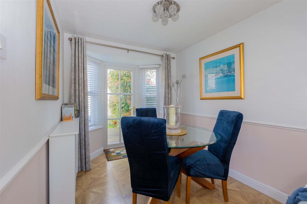 Property photo 3 of 19 51 Richards Way-9.Jpg