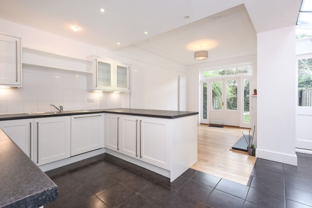 Property photo 2 of 7 237463 (1)