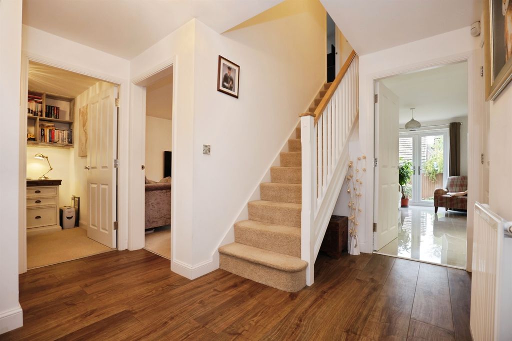 Property photo 2 of 29