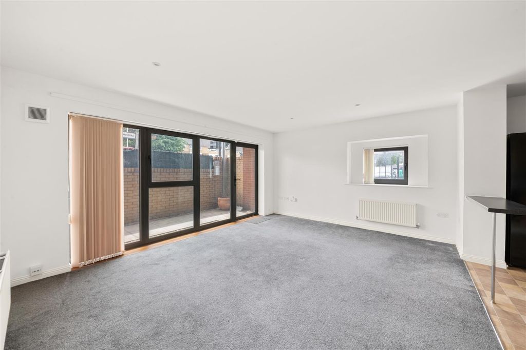 Property photo 2 of 12