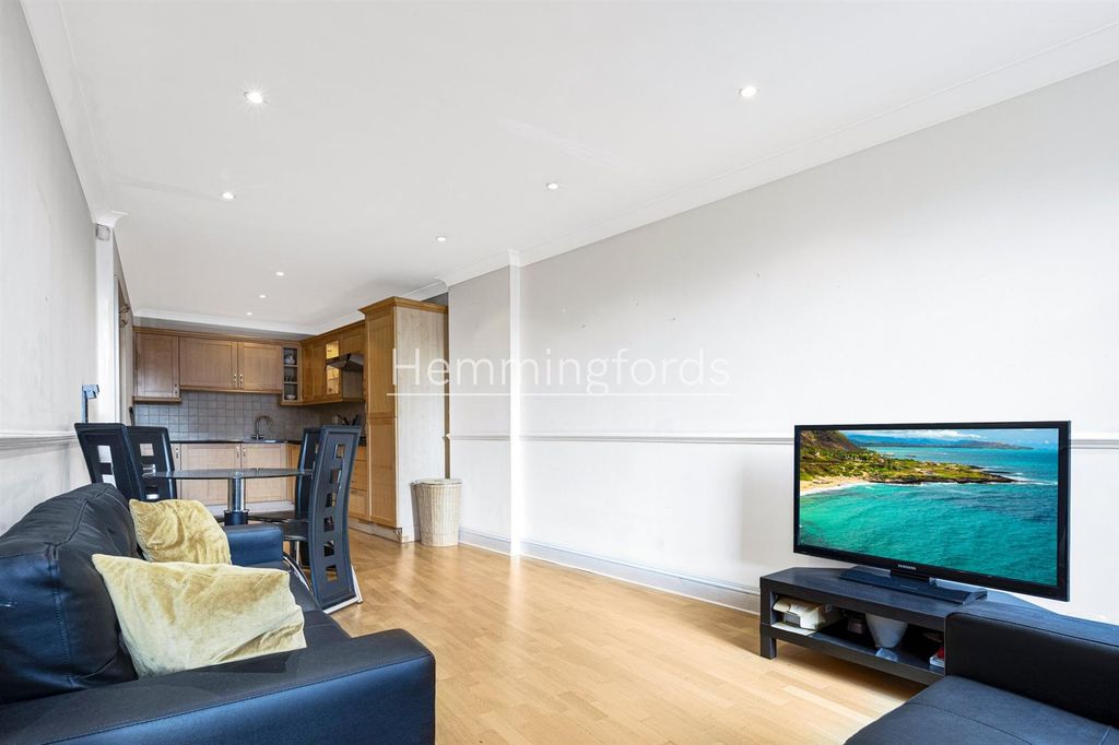 Property photo 2 of 9