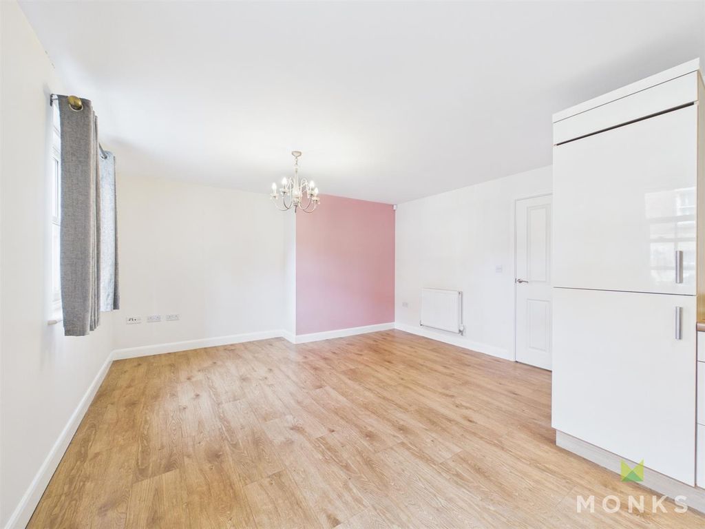 Property photo 3 of 10 Cam01520G0-Pr0374-Still011.Jpg