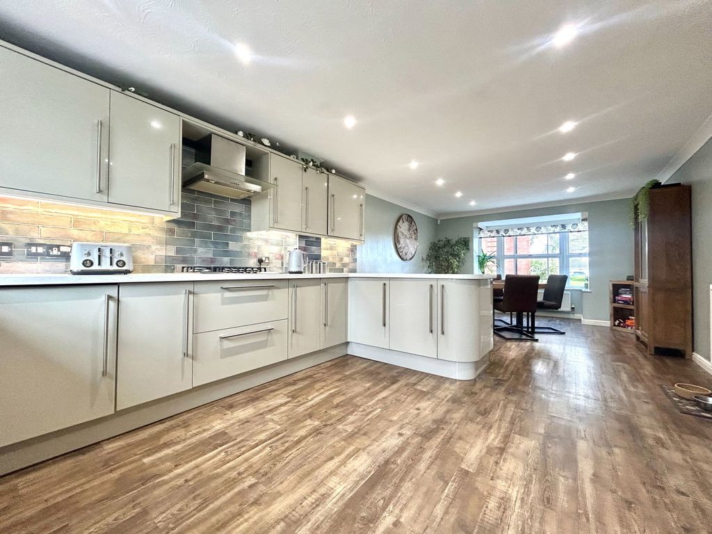 Additional image 8 of 4 bed detached house for saleBreamore Crescent, Earls Keep, Dudley DY1