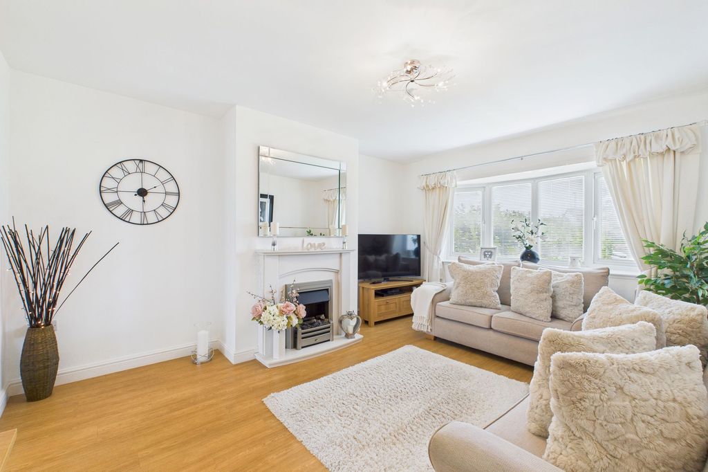 Property photo 3 of 24