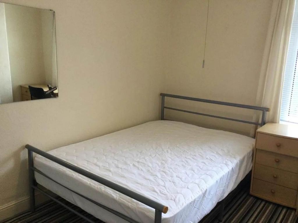 Property photo 3 of 16 03Df0402-7311-49Cf-96B6-c66d62996Ecf