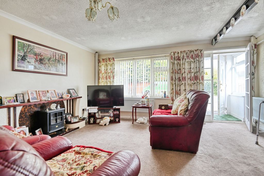 Property photo 2 of 15