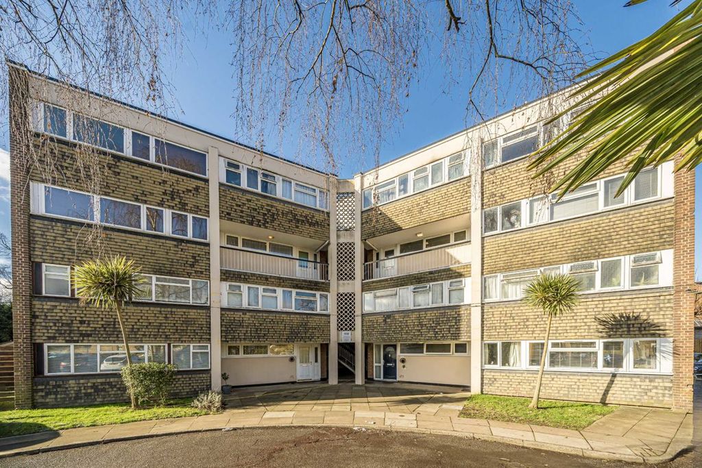 Property photo 1 of 3