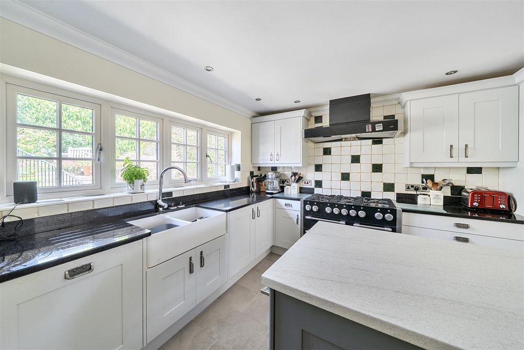 Property photo 3 of 15 1487051-21-6A4d26Dd0F8d5.Jpg