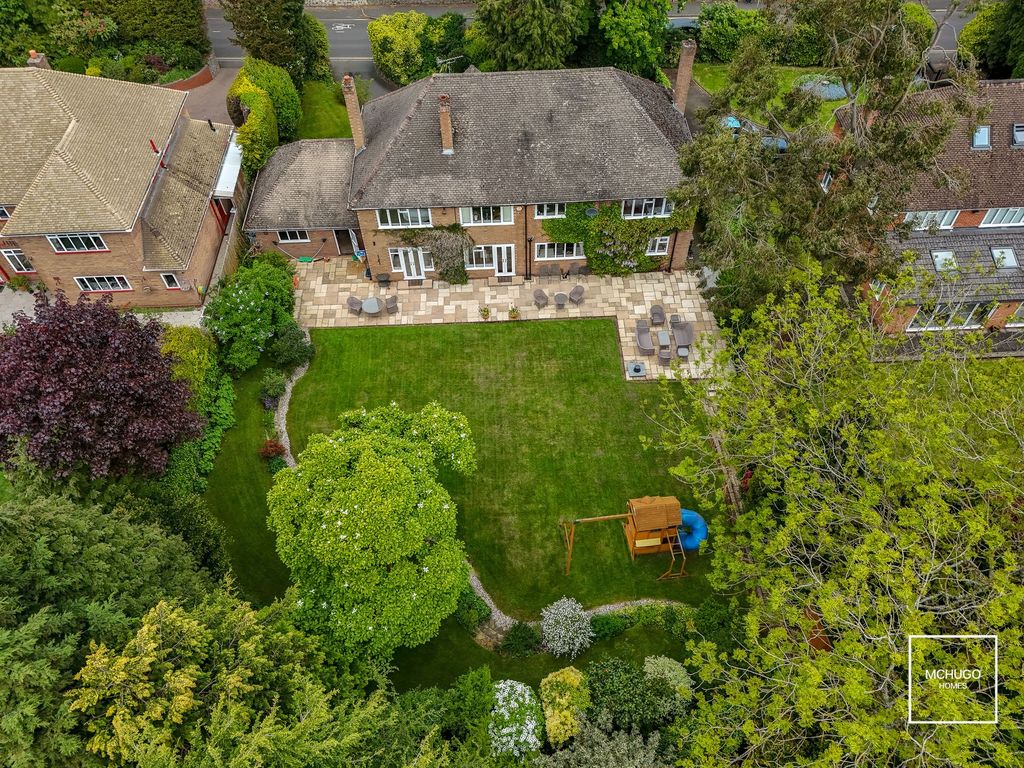 Property photo 2 of 28
