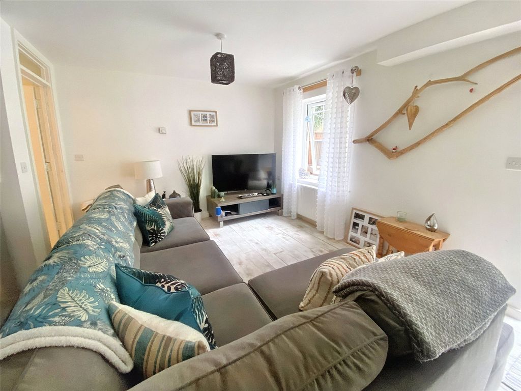 Property photo 2 of 8 Picture No. 05