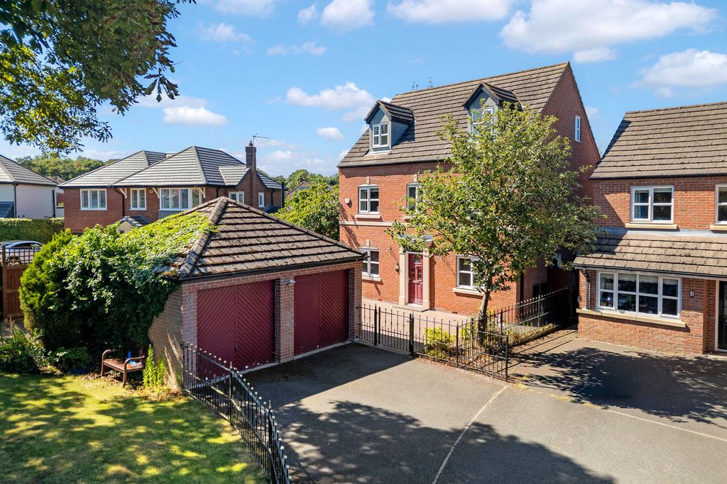 Property photo 1 of 39