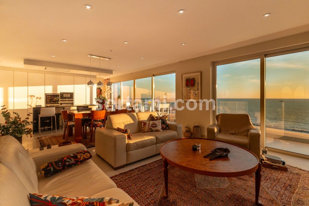 Property photo 2 of 44