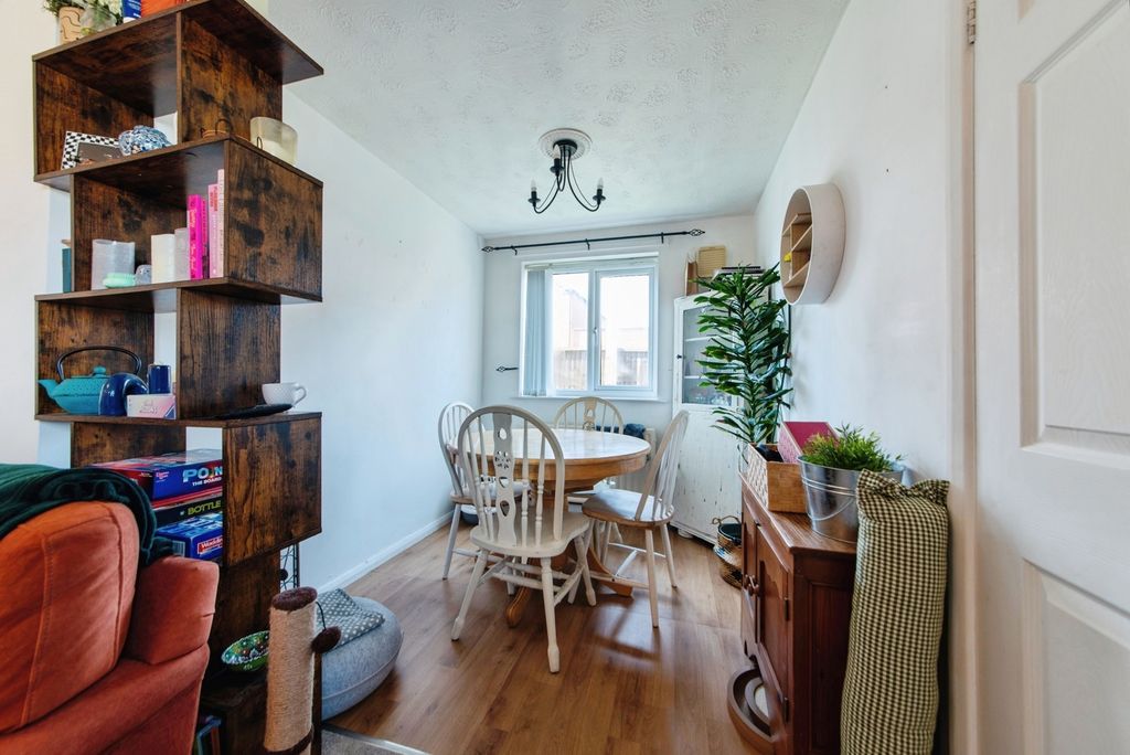 Property photo 3 of 16 Pbox-Img.Jpg