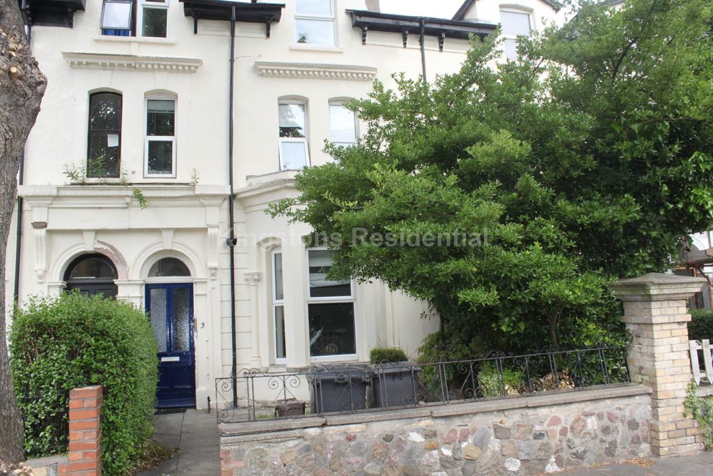 Property photo 2 of 6