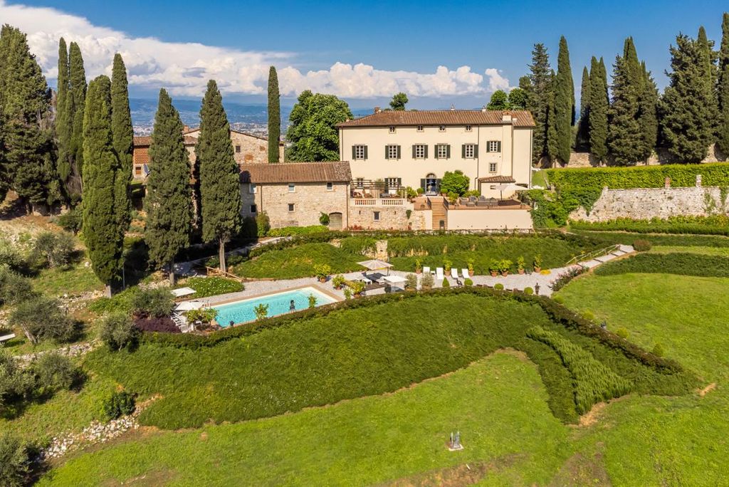 Property photo 1 of 40