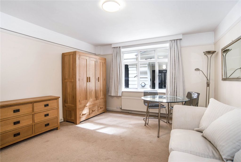 Property photo 2 of 7 Studio