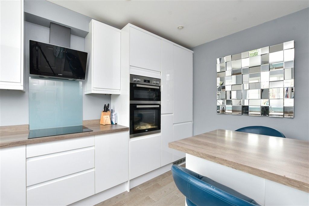 Property photo 2 of 12 Kitchen