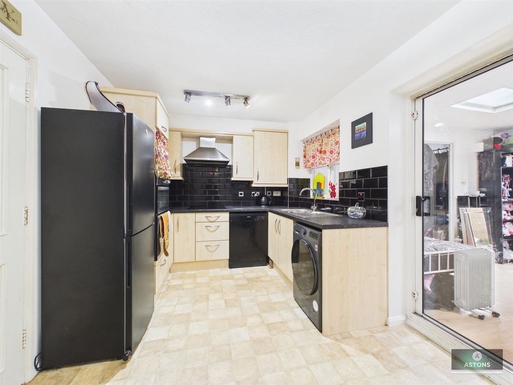 Property photo 3 of 11 Cam02067G0-Pr0251-Still004.Jpg