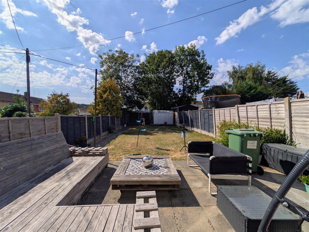 Property photo 3 of 13
