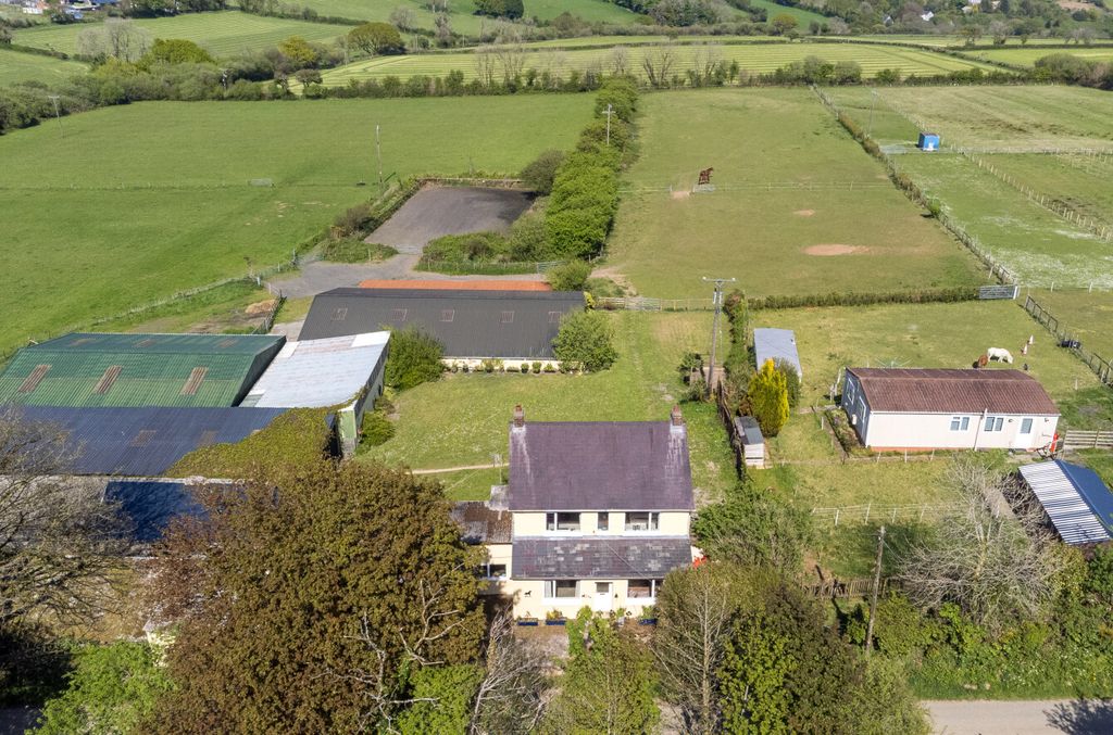Property photo 2 of 26