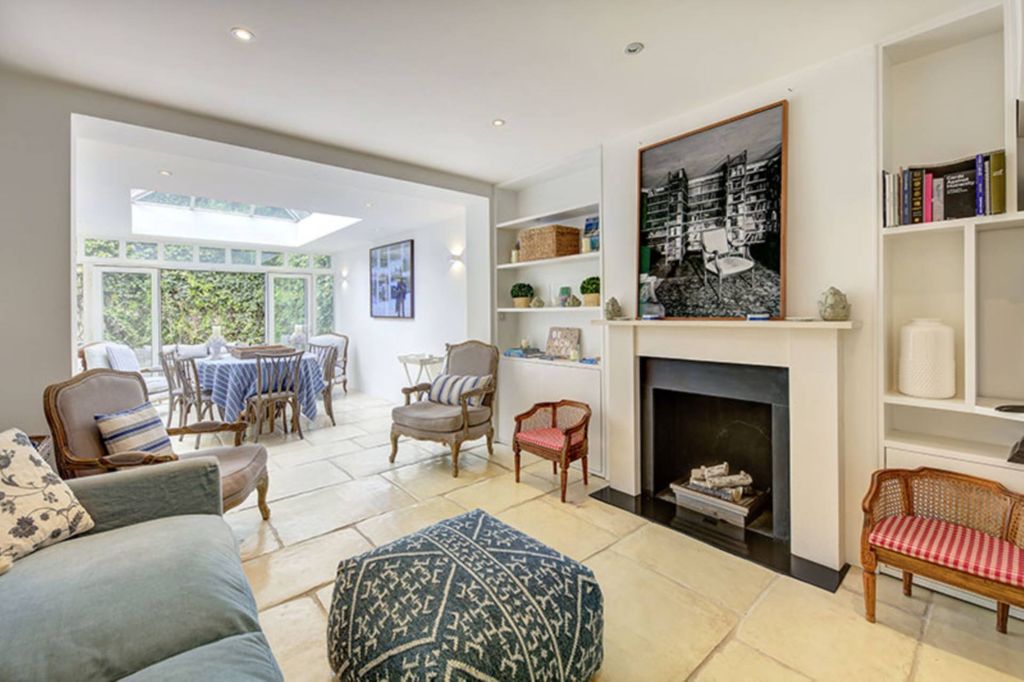 Property photo 1 of 11