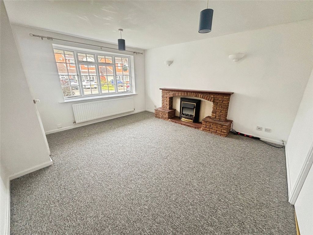 Property photo 2 of 12 Lounge