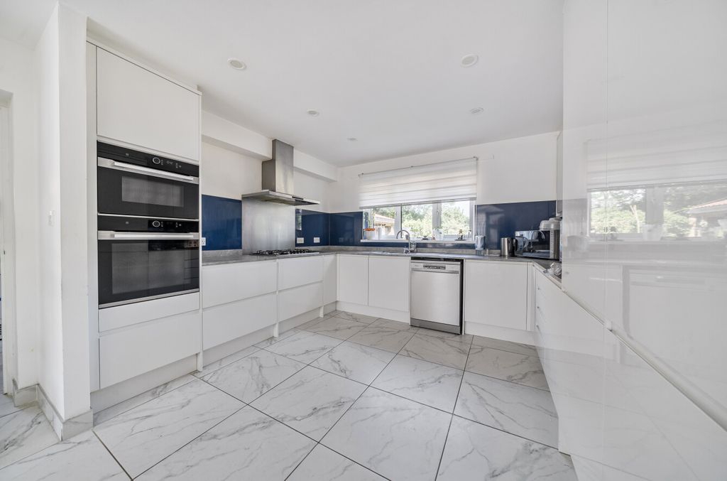 Property photo 2 of 11 132650046899Bf38c5d5d