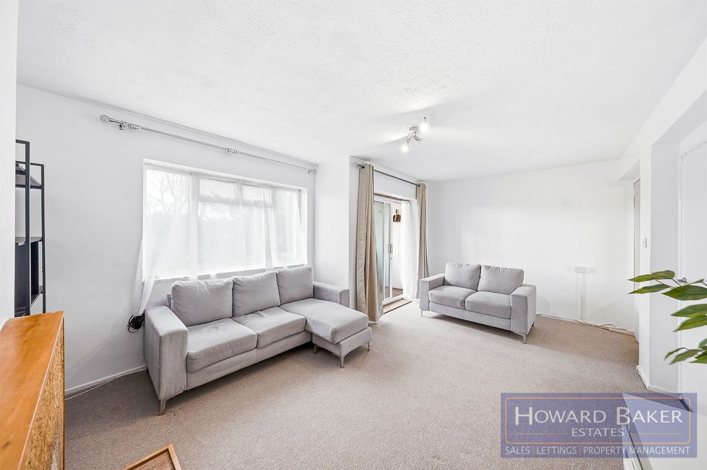 Property photo 3 of 14 Photos-13