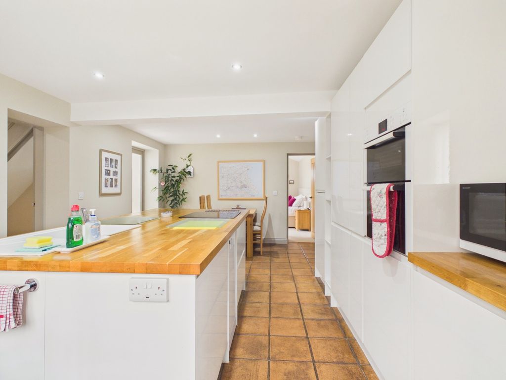 Property photo 3 of 29 5516697
