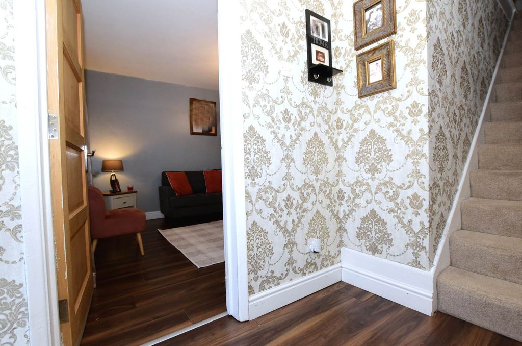 Property photo 2 of 19