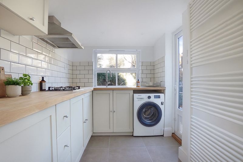 Property photo 3 of 11 Photo 9