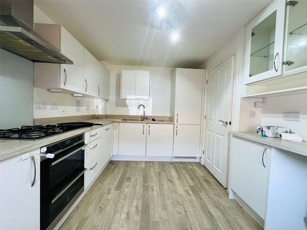 Property photo 2 of 16 Picture No. 15