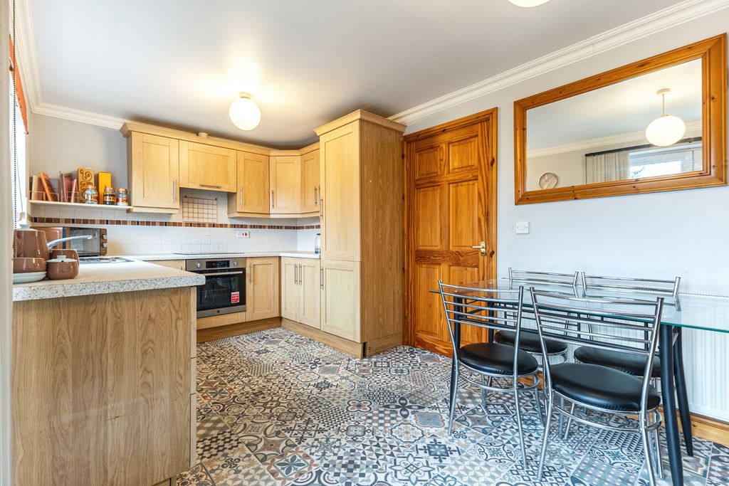 Property photo 3 of 16 Kitchen / Diner