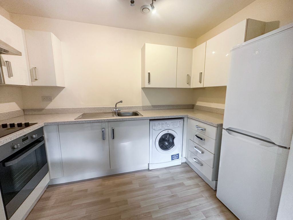 Property photo 2 of 7 Kitchen