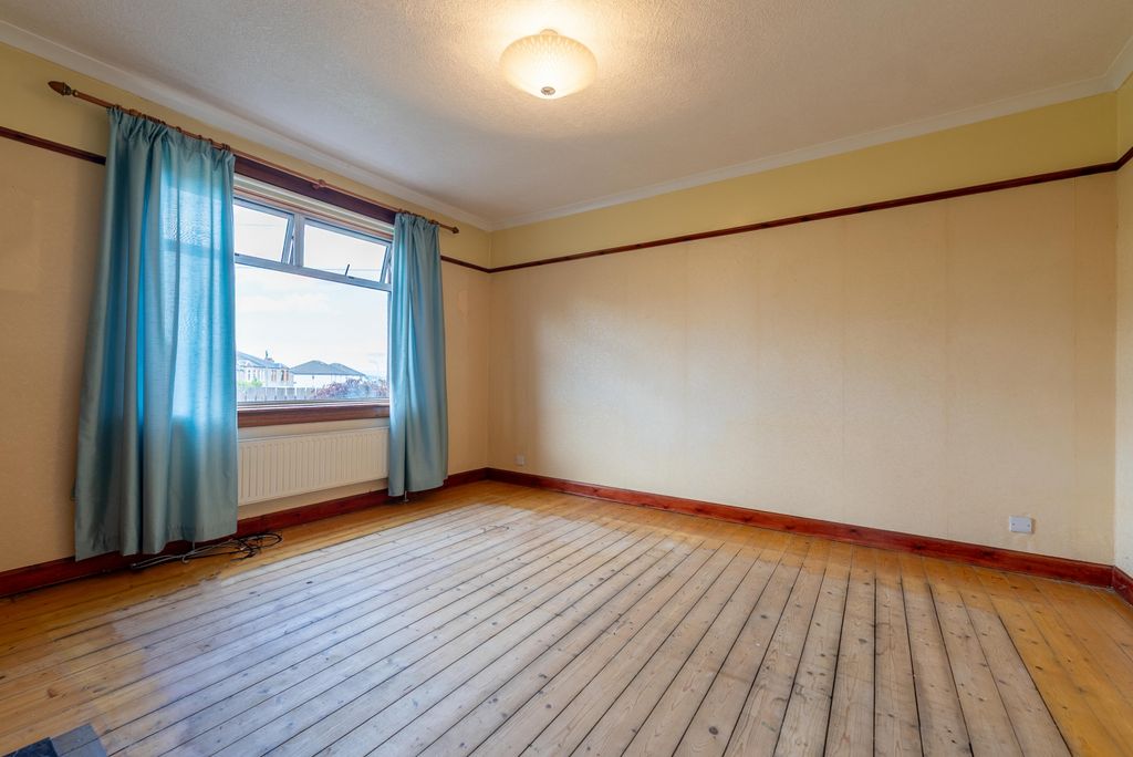 Property photo 3 of 32 Gallery
