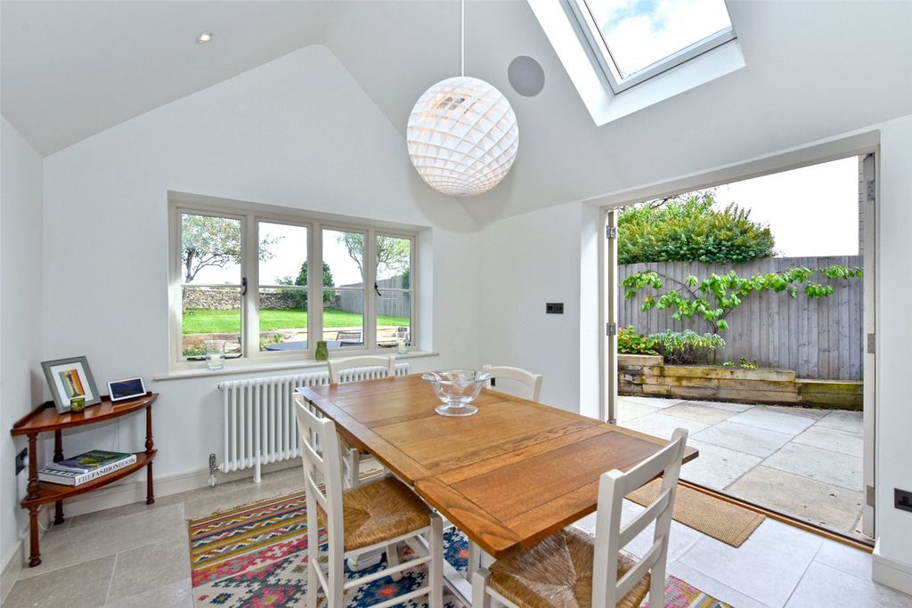 Property photo 3 of 15 Picture No. 11