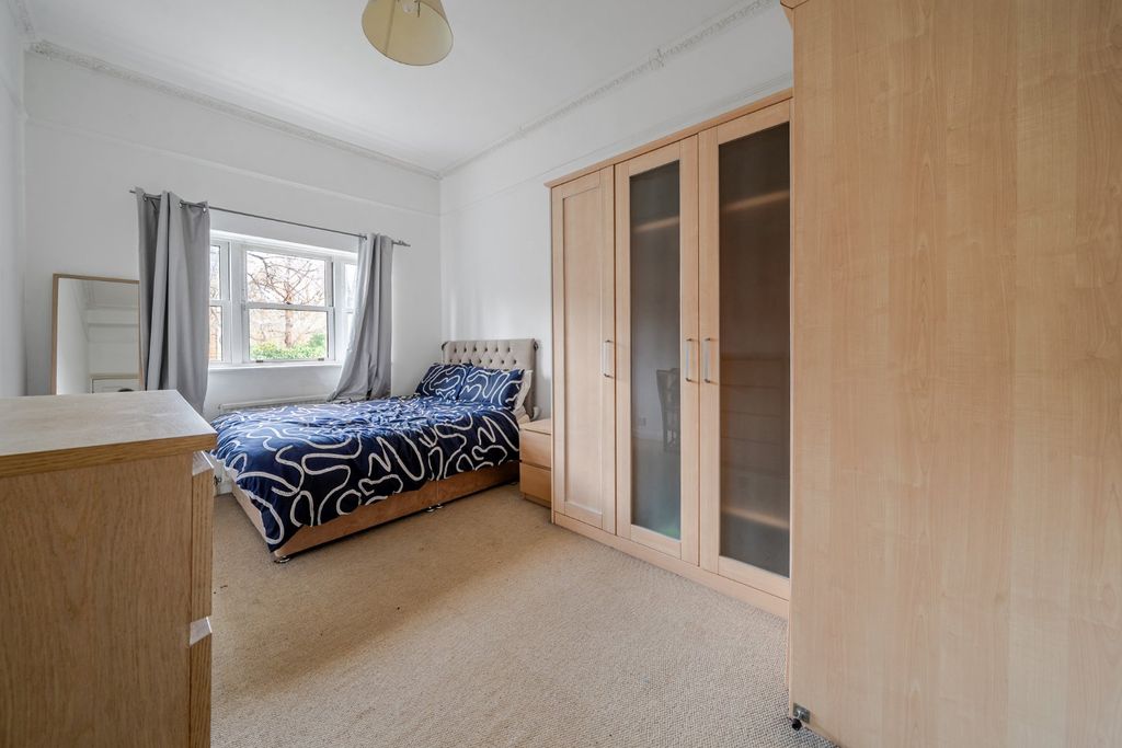 Property photo 2 of 8 Picture No. 13