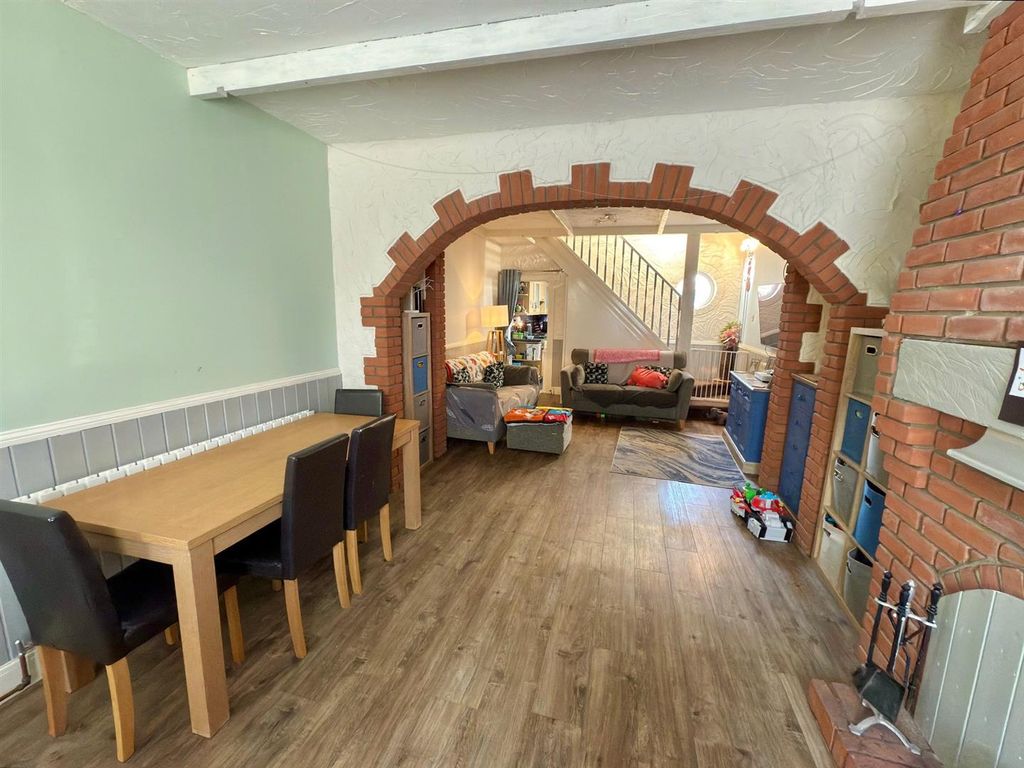 Property photo 2 of 11 Lounge Diner.Jpg