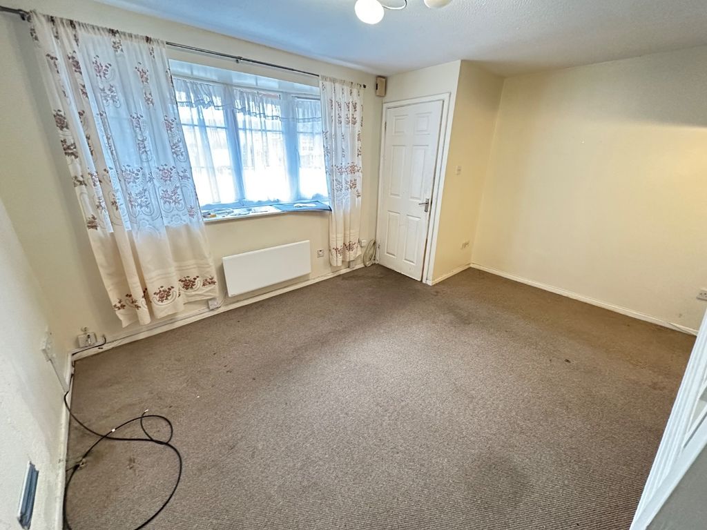 Property photo 2 of 8 5047202