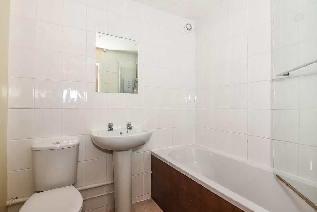 Property photo 3 of 7 Bathroom