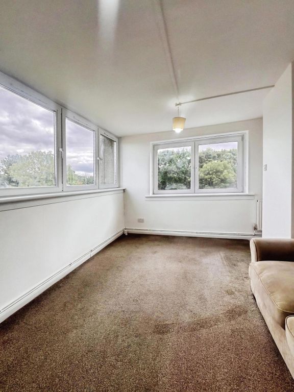 Property photo 2 of 11 Pbox-Img.Jpg