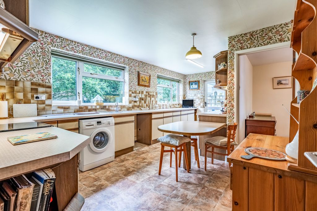 Property photo 2 of 26