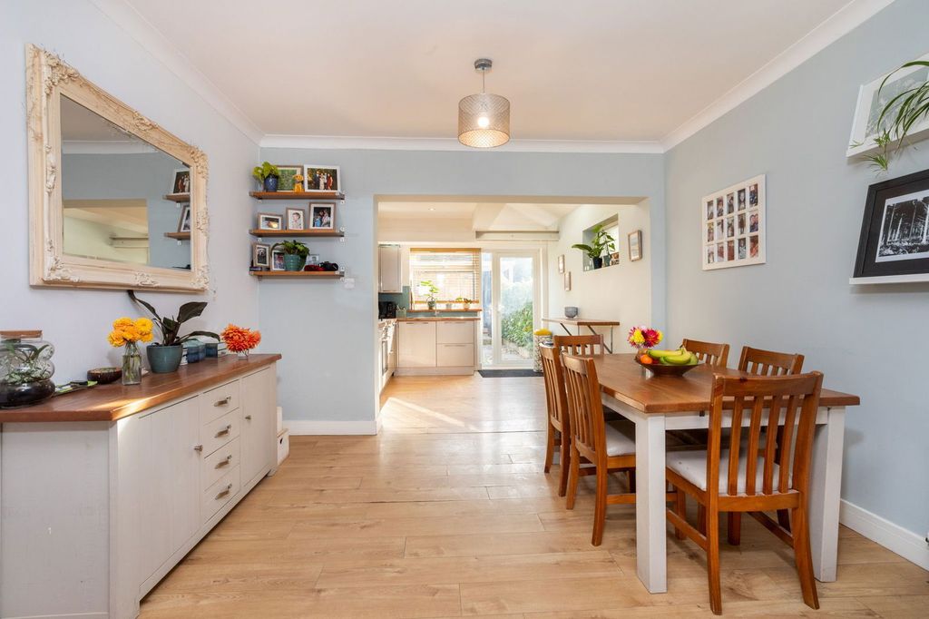 Property photo 3 of 24