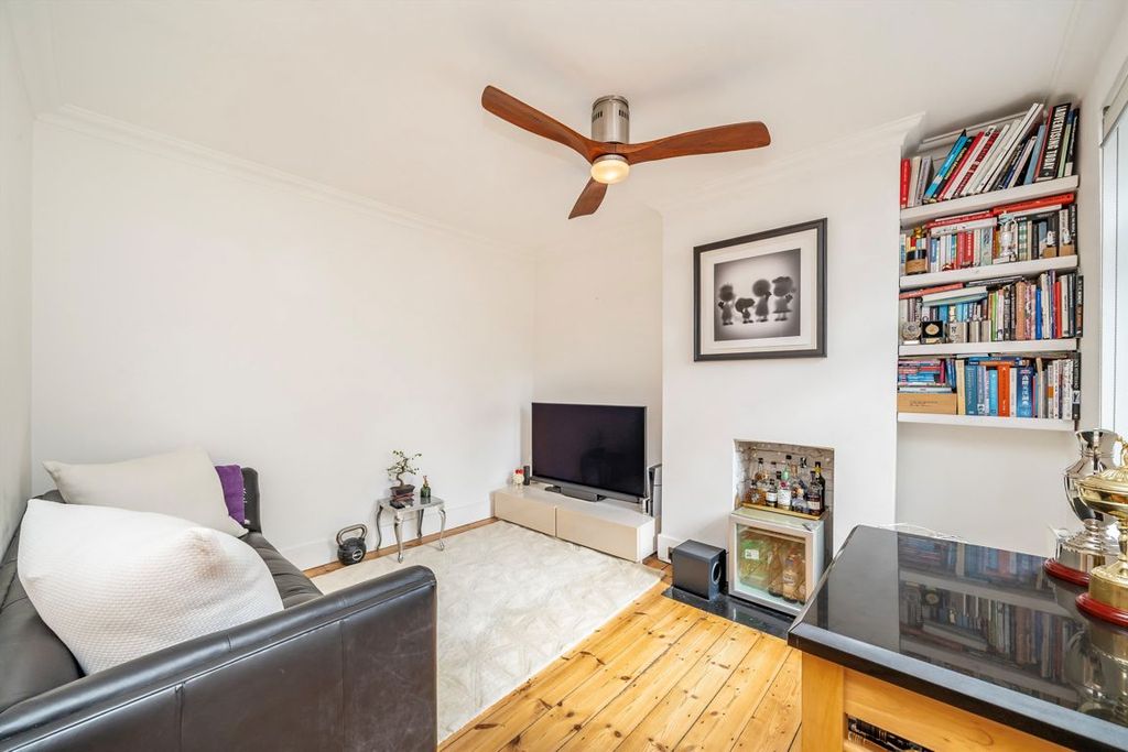 Property photo 2 of 7