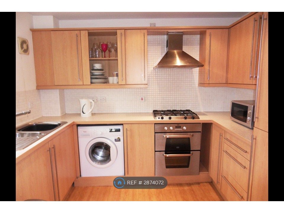 Property photo 3 of 11 Kitchen