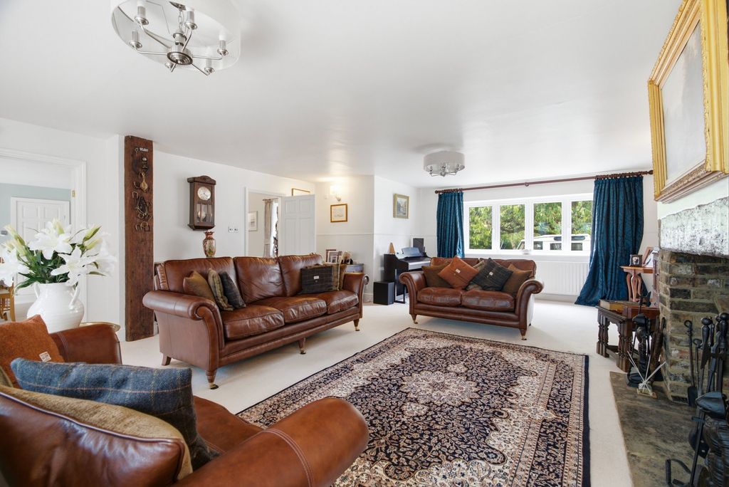 Property photo 2 of 34