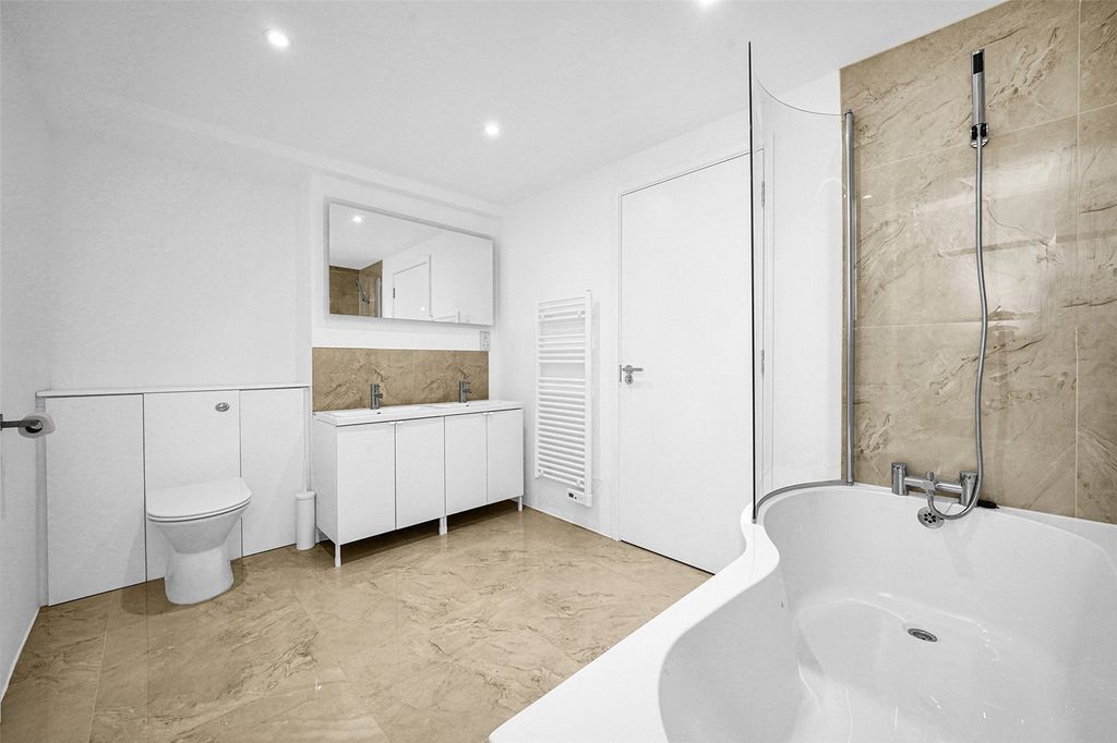 Property photo 3 of 8 Picture No. 07