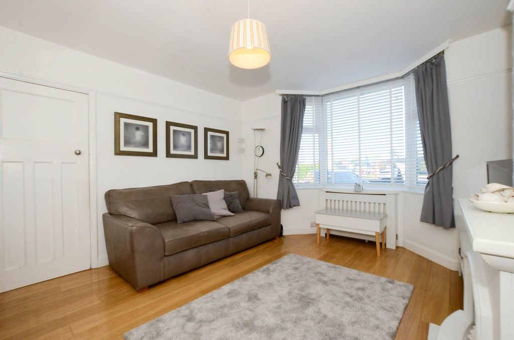 Property photo 3 of 23