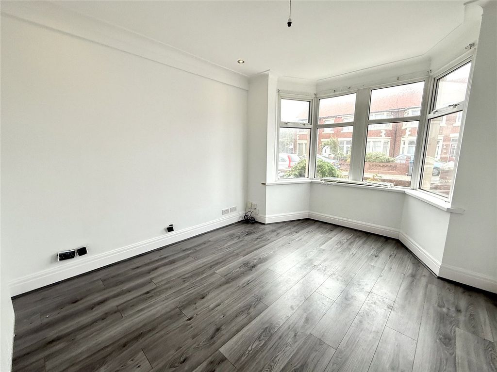 Property photo 2 of 11 Picture No. 07