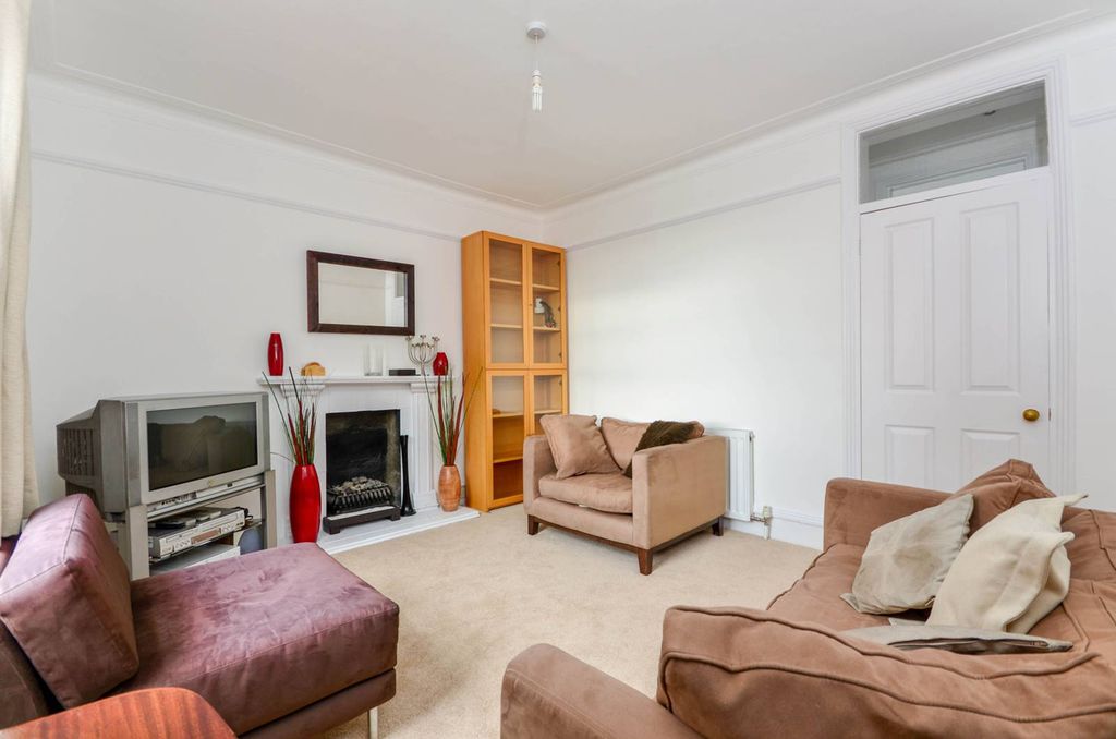 Property photo 3 of 9